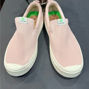 Cariuma Women's Light Pink Slip-On Sneakers